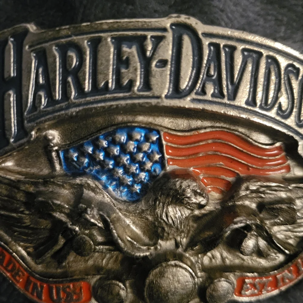 Vintage Harley-Davidson Belt Buckle Silver and Red Emblem with Flag